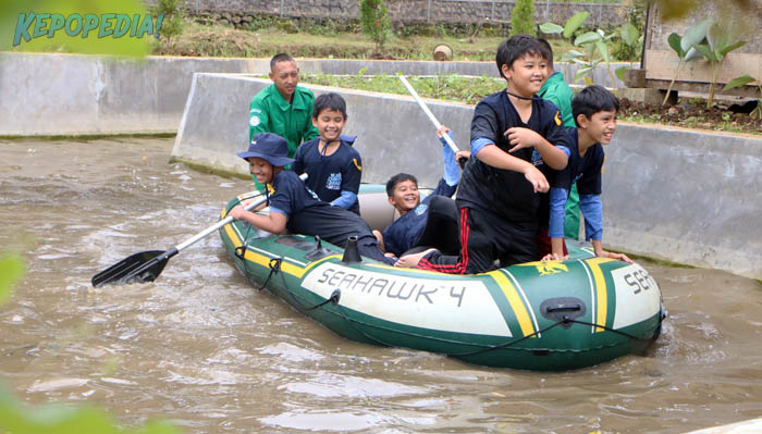 POLBANGTAN BOGOR: Direktur Yoyon Haryanto mengatakan  dengan pendampingan tenaga pengajar Polbangtan Bogor, para siswa SDIT QA Baitussalaam Bogor mengunjungi sejumlah fasilitas pembelajaran seperti Teaching Factory (TeFa), lahan Integrated Farming System (IFS) dan area Smart Greenhouse. 