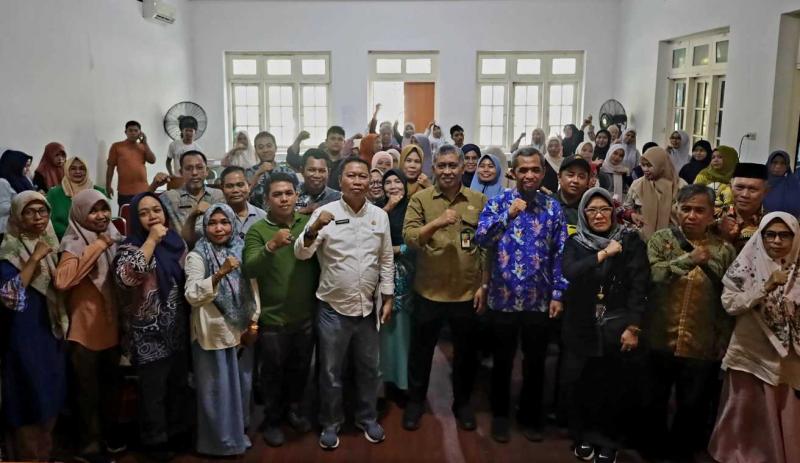 BBPP BATANGKALUKU: Kepala BBPP Batangkaluku, Jamaluddin Al Afgani [batik biru] bersama penyuluh Takalar dan jajaran Kementan maupun Dinas TPHP Takalar pada Rakor LTT Kabupaten Takalar, yang dibuka oleh PJ LTT Sulsel, Muhammad Taufiq Ratule untuk percepatan peningkatan produksi pertanian.