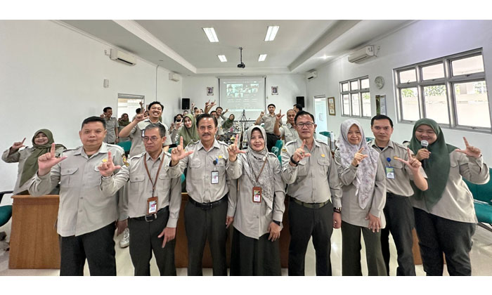BB PUSTAKA: Kepala BB Pustaka, Eko Nugroho DP diwakili Ketua Tim Layanaan Perpustakaan, Sutarsyah mengatakan bahwa BB Pustaka memiliki peran sebagai pusat informasi pertanian yang menghimpun, mengelola, melestarikan dan diseminasi berbagai sumber informasi ilmiah pertanian, memaparkan cara akses berbagai sumber informasi pertanian.