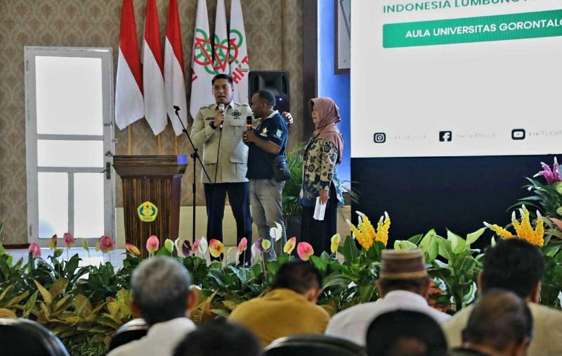 BBPP BATANGKALUKU: Wamentan Sudaryono dialog dengan petani dan nelayan pada `Kopdar Tani dan Nelayan` di sela kegiatan Penas XVII 2026 di Gorontalo seraya memastikan komitmen Presiden RI Prabowo Subianto bagi kepentingan petani dan nelayan.