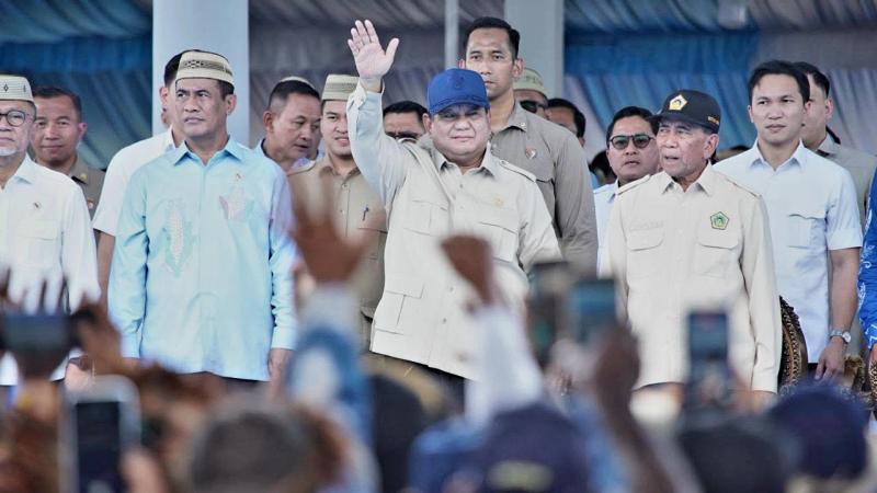 BB PUSTAKA: Presiden Prabowo mengatakan, capaian yang dilaporkan Mentan Amran menunjukkan bahwa Indonesia berada di jalur tepat menuju swasembada pangan yang kokoh. Bahkan, Indonesia mampu membantu negara lain melalui surplus produksi dan pasokan saprodi pertanian.