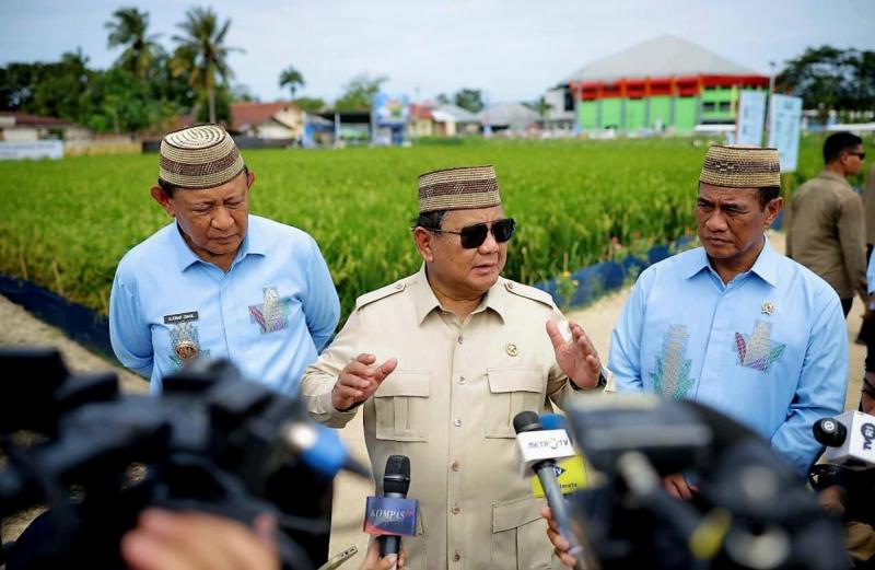 BBPP BATANGKALUKU: Presiden RI Prabowo Subianto mengingatkan capaian swasembada pangan, tidak boleh membuat pemerintah lengah, maka harus dipastikan setiap kebijakan pertanian tetap berorientasi pada peningkatan kesejahteraan petani dan peningkatan produksi wujudkan ketahanan pangan.