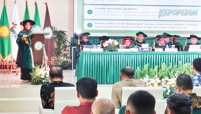 POLBANGTAN BOGOR: Direktur Yoyon Haryanto mengatakan  Polbangtan Bogor saat ini memiliki 216 pegawai yang terdiri atas 41 dosen dan 175 tenaga kependidikan. Dari jumlah tersebut, sebanyak 20 dosen telah bergelar doktor dan 21 dosen bergelar magister. Selain itu, satu dosen telah mencapai jabatan Guru Besar dan enam dosen menduduki jabatan Lektor Kepala.