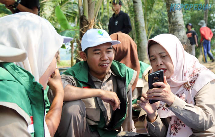 BB PUSTAKA: Kepala BB Pustaka, Eko Nugroho D. P. apresiasi Tim Literasi BB Pustaka memberikan bimbingan kepada Brigade Pangan dan penyuluh tentang cara akses berbagai sumber informasi pertanian yang kredibel. Peserta diperkenalkan dengan Repository Kementan yang menyediakan buku, hasil penelitian, teknologi budidaya dan berbagai inovasi pertanian, Pertanian Press.