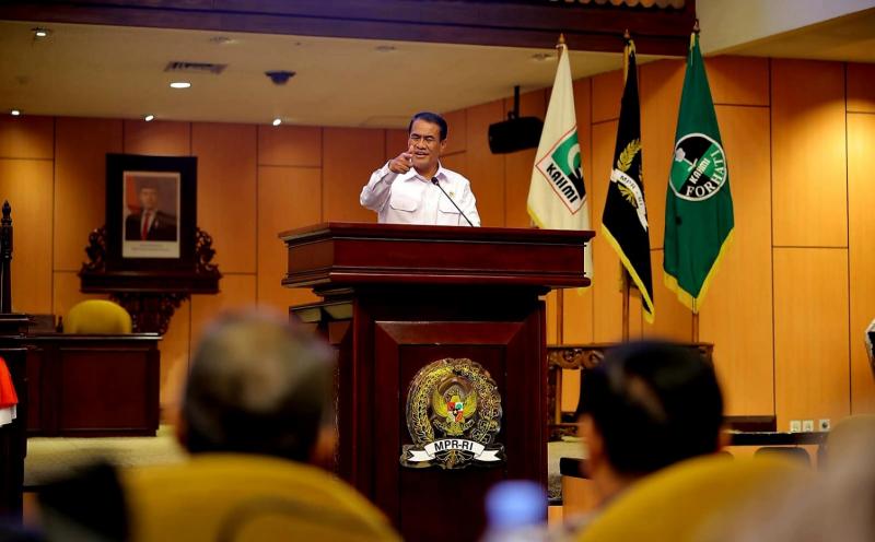 SMKPPN SEMBAWA: Mentan Amran Sulaiman menjadi keynote speaker Simposium Nasional Korps Alumni Himpunan Mahasiswa Islam (KAHMI) bertajuk `KAHMI untuk Kedaulatan Bangsa, Menuju Indonesia Emas 2045` di Jakarta.