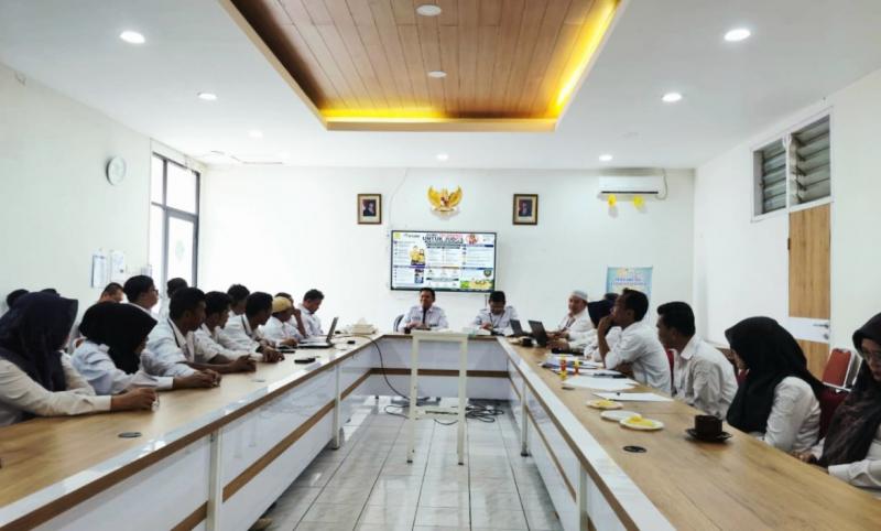 POLBANGTAN BOGOR: Direktur Yoyon Haryanto mengatakan, kegiatan sosialisasi menjadi bagian dari upaya memperkuat integritas dan kesadaran seluruh pegawai agar tidak terjerumus aktivitas perjudian online, memiliki sejumlah dampak serius. Dari sisi mental, aktivitas Judol memicu kecanduan, stres, kecemasan, depresi hingga hilangnya rasa percaya diri. 