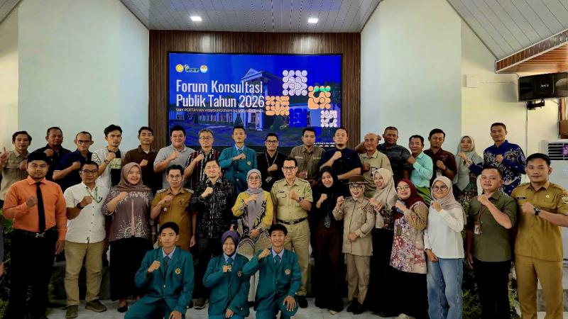 SMKPPN SEMBAWA: Kepala SMKPPN Sembawa, Budi Santoso diwakili Kasubbag TU, Syamsiyah [tengah] bersama para peserta FKP di antaranya Kepala Ombudsman RI Perwakilan Sumsel, M Ardian Agustiansyah dan perwakilan Kejari Banyuasin, Aisyah Putri Humairah sebagai momentum untuk mendengar langsung kebutuhan, harapan dan masukan dari para pengguna layanan.