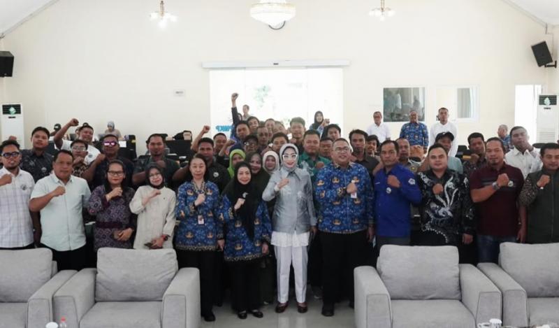BBPP BATANGKALUKU: Kepala BPPSDMP Idha Widi Arsanti [tengah] didampingi Sekretaris BPPSDMP Zuroqi Mubarok bersama 73 peserta ´Peningkatan Kapasitas Manajemen Usaha Tani Padi bagi Brigade Pangan Model dan LO Brigade Pangan Kabupaten/Kota´ dari 25 provinsi untuk meningkatkan kapasitas manajemen usaha tani padi, kepemimpinan dan jiwa kewirausahaan Brigade Pangan.