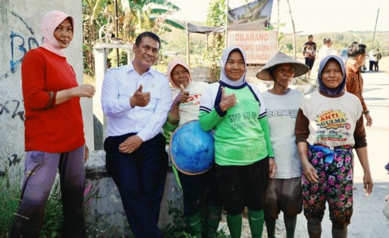 SMKPPN SEMBAWA: Sektor pertanian masih menjadi salah satu penopang utama pasar kerja nasional dengan menyerap sekitar 27,99% tenaga kerja. Artinya, hampir tiga dari setiap 10 penduduk yang bekerja menggantungkan mata pencaharian pada pertanian.