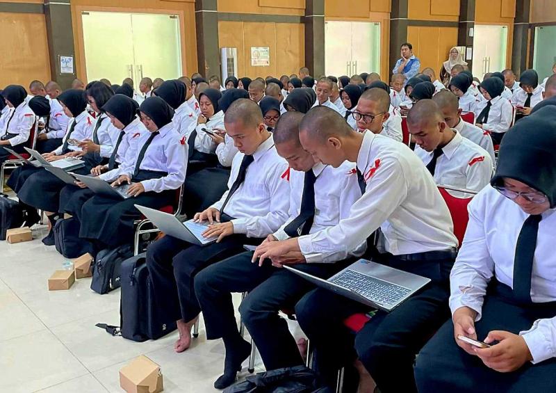 POLBANGTAN BOGOR: Direktur Polbangtan Bogor, Yoyon Haryanto mengatakan, tidak hanya berlangsung dalam bentuk pemaparan materi, Bimtek User Education dikemas secara interaktif. Mahasiswa mendapatkan kesempatan mencoba langsung berbagai teknik penelusuran informasi dan penggunaan aplikasi pengelola referensi. 