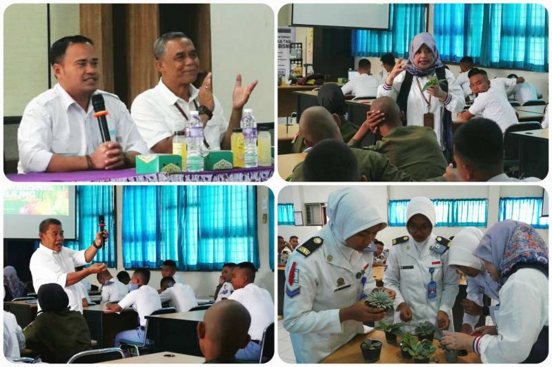 BBPP LEMBANG: Kepala BBPP Lembang, Ahmad Dedy Syathori [kiri, insert kiri atas] membuka KAK didampingi Plt. Kepala SMKN 2 Subang, Lili Ramdani. Siswa/i mendapatkan materi yang dikemas terpadu oleh para Widyaiswara yakni Cece Mulyana, Ida Farida dan Bayu Sumantri memaparkan aneka teknik budidaya seperti hidroponik, tanaman hias, nilai tambah cabai dilengkapi demonstrasi contoh produk olahan.