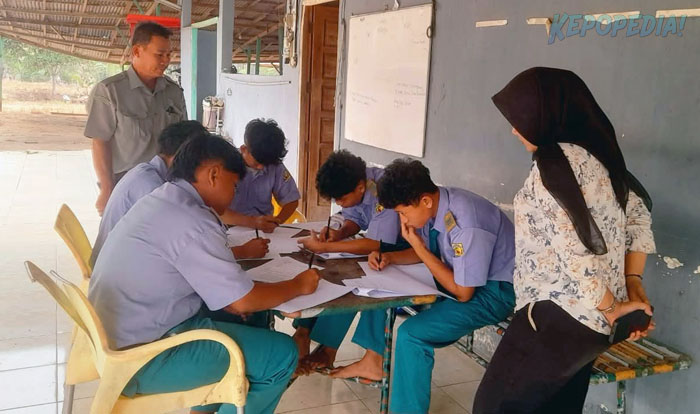 SMKPPN SEMBAWA: Kepala SMKPPN Sembawa, Budi Santoso mengatakan mengatakan sebanyak 150 siswa PKL dari empat program keahlian, yakni 31 siswa Agribisnis Tanaman Pangan dan Hortikultura (ATPH), 62 siswa Agribisnis Tanaman Perkebunan (ATP), 27 siswa Agriteknologi Pengolahan Hasil Pertanian (APHP) dan 30 siswa Agribisnis Ternak Unggas (ATU).